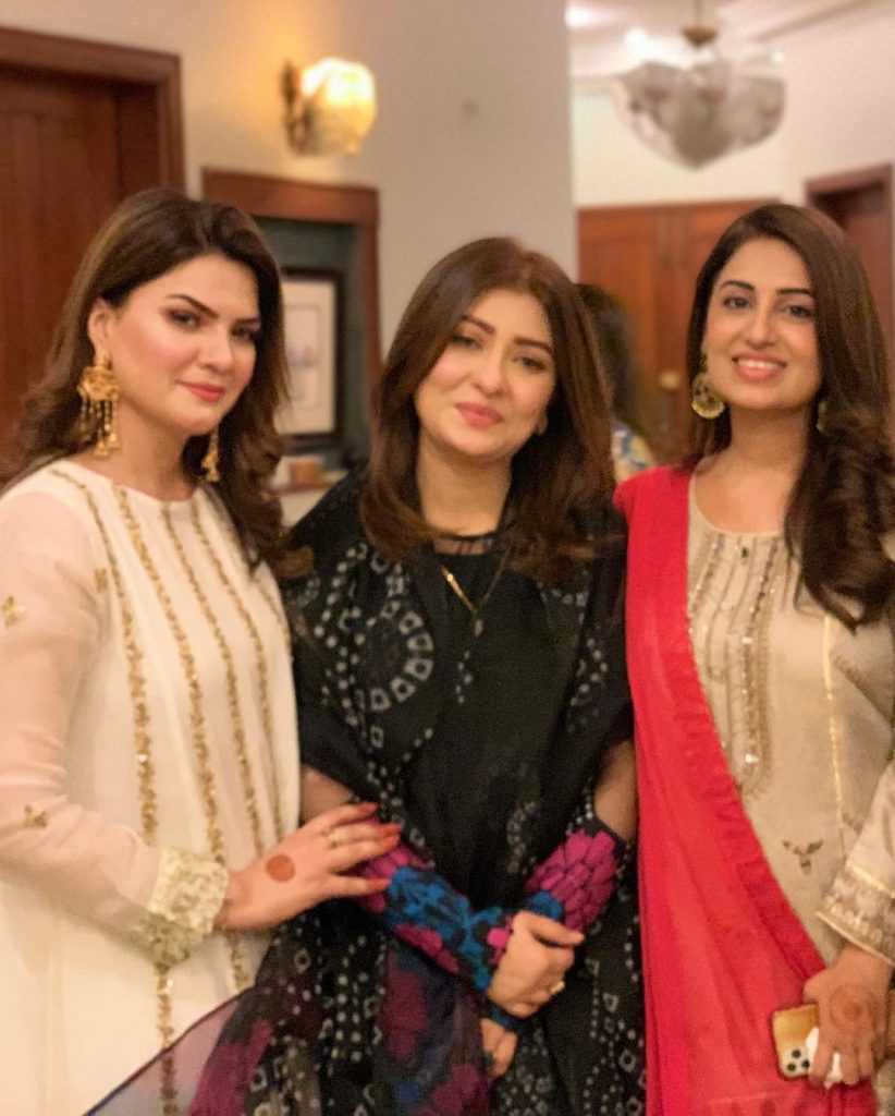 farah-iqrar-latest-pics-with-her-friends (9)