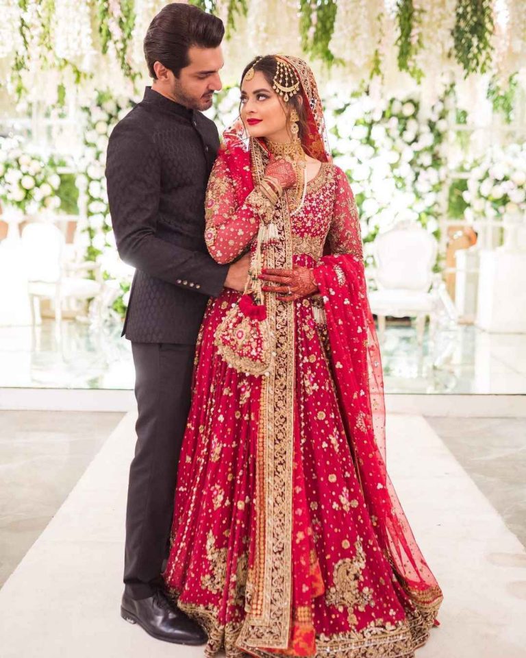 Minal Khan Wedding Pics With Her Husband - Family & Friends